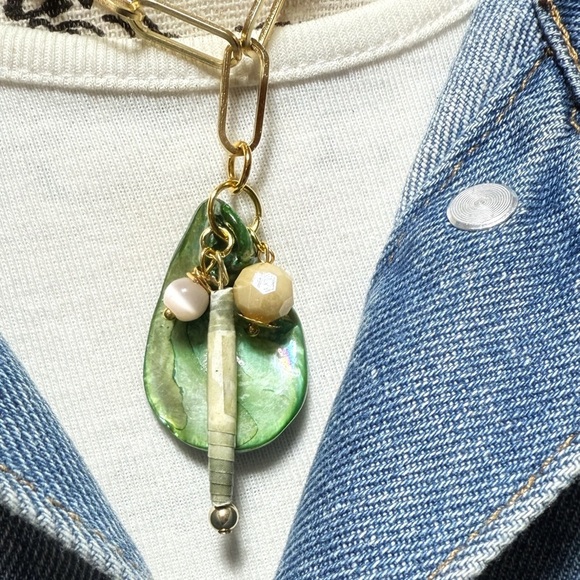 Alquimia Green and Gold Necklace - Picture 3 of 6